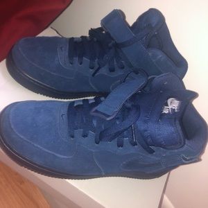 Men’s Air Force 1 Mid 07’s